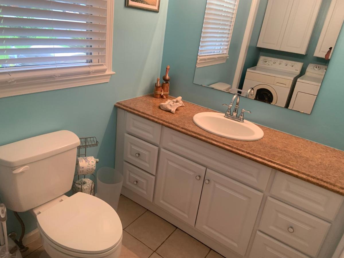 Cheerful Two Bedroom House 1.5 Miles From Beach. Myrtle Beach Esterno foto
